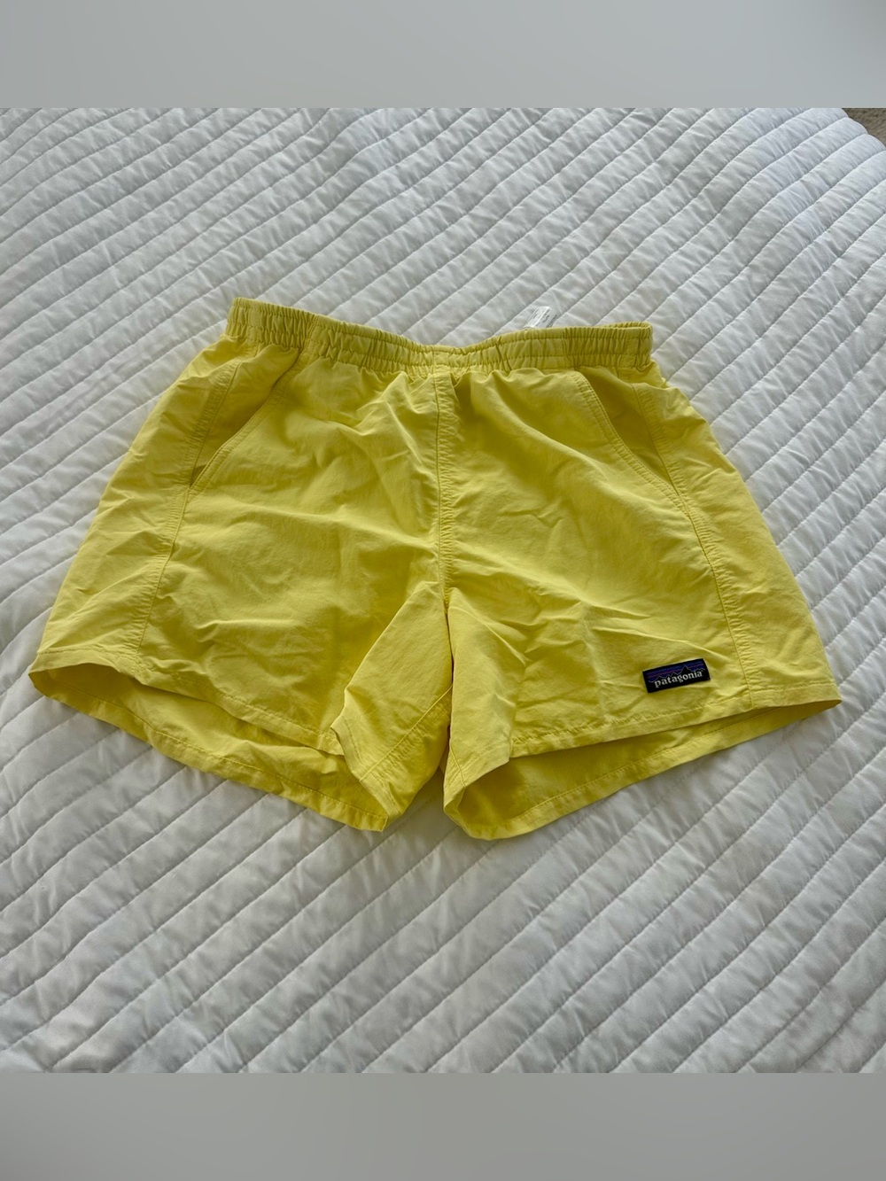Women’s Patagonia Yellow Casual Baggies Athletic Shorts xs 5” inseam